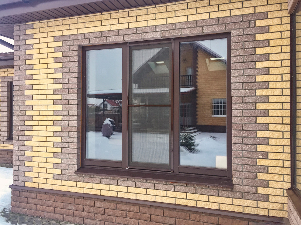 Остекление загородного дома, окна из лиственницы 1-го сорта.