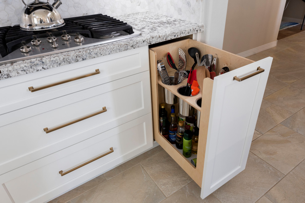 Kitchen - kitchen idea in Phoenix