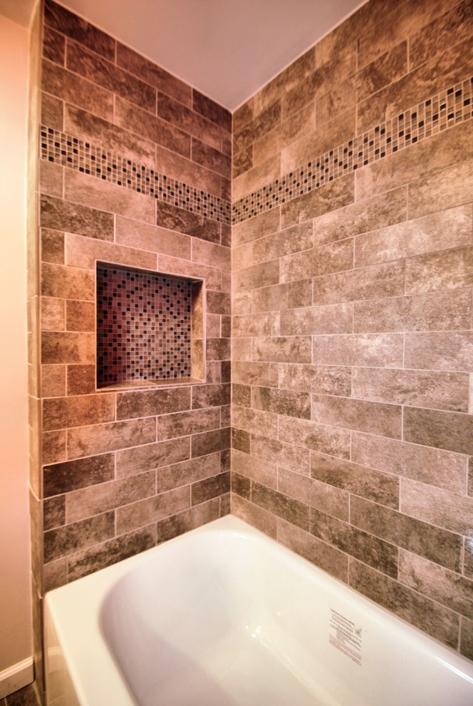 Photo of a small country master bathroom in New York.