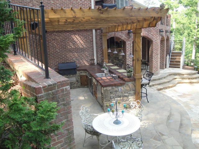 Outdoor Kitchen Bar and Grill - Traditional - Patio ...