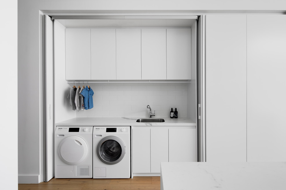 Contemporary laundry room in Melbourne.