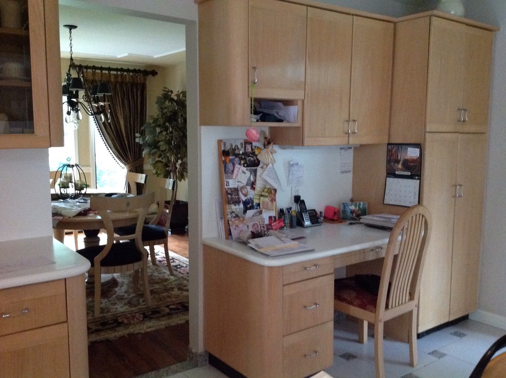 location of refrigerator by the doorway