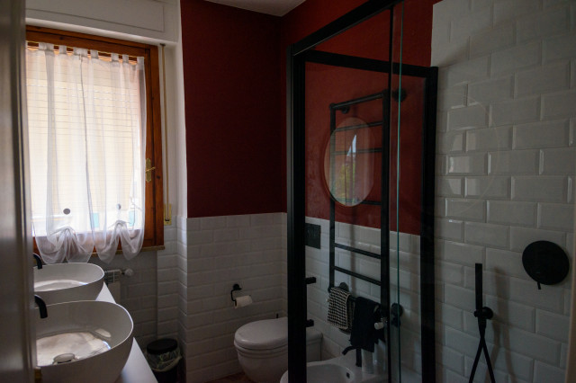 Progetto E mid-century-badezimmer