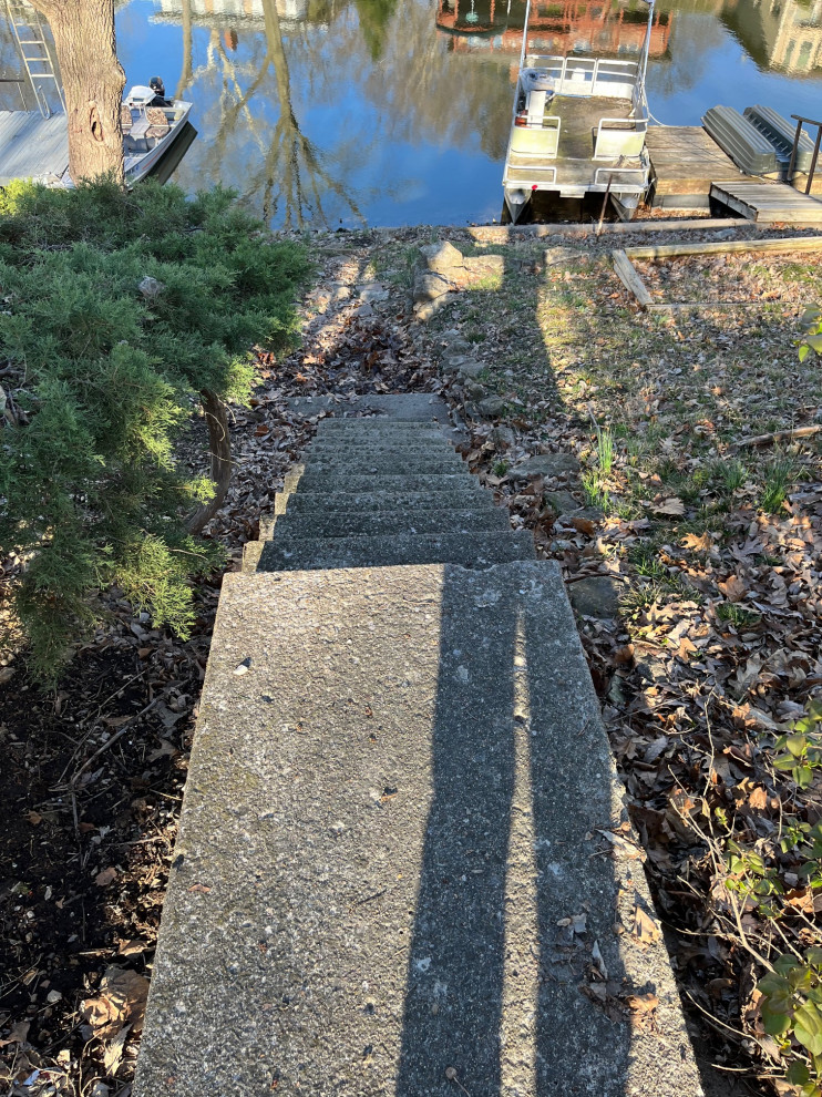 Ramp/Stair Building in Lake Waukomis, MO