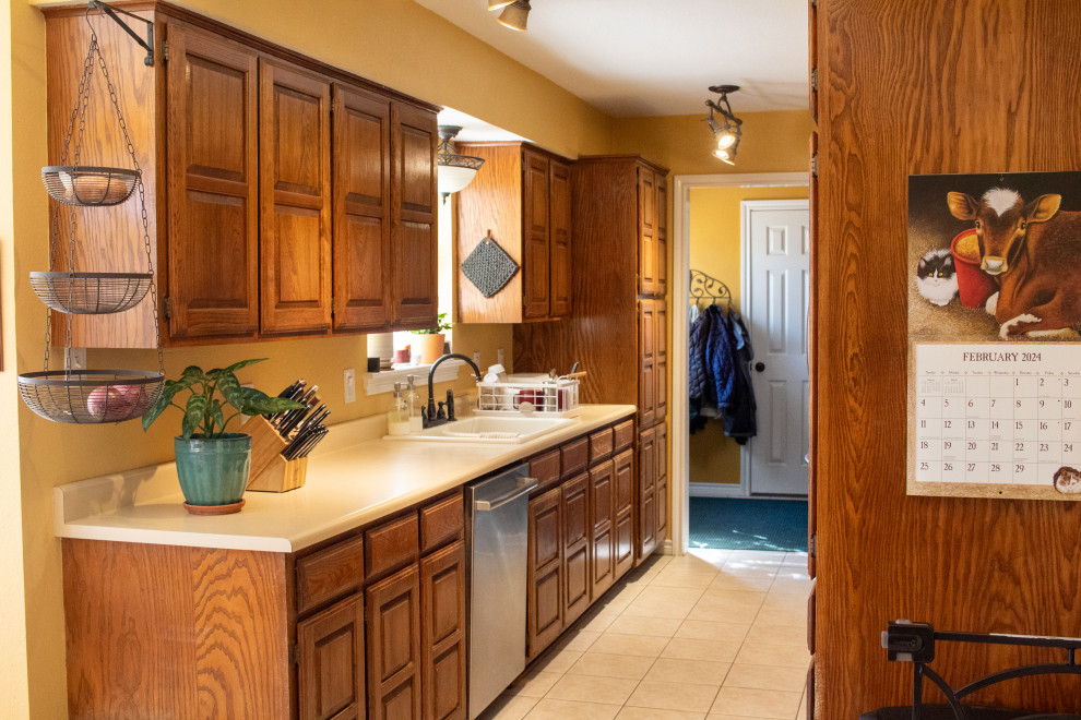 Kitchen - Before