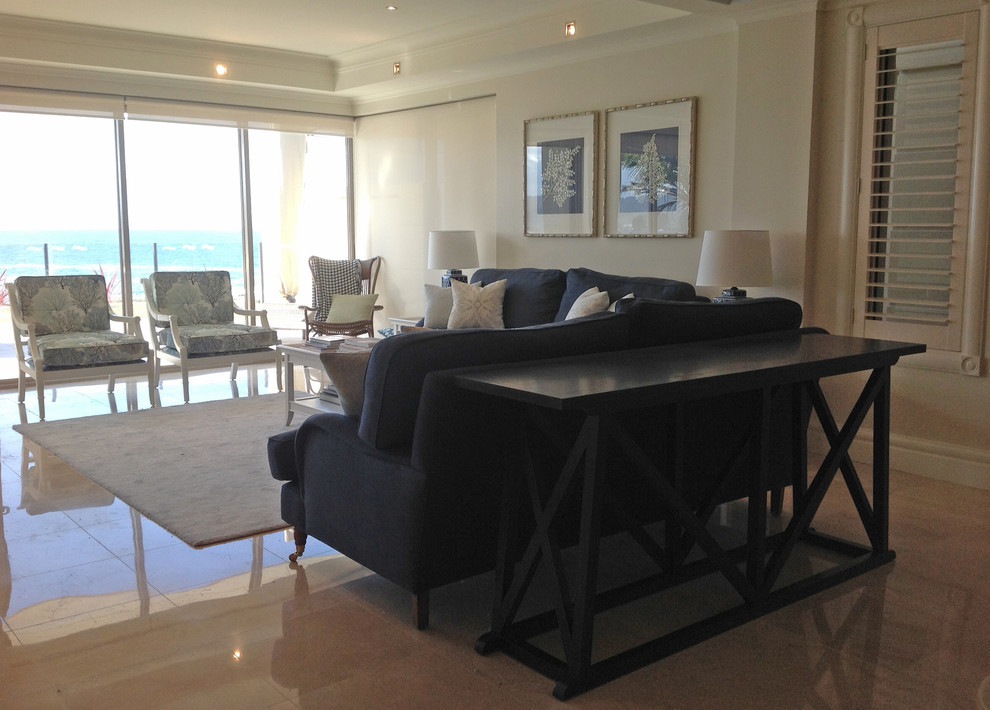 Inspiration for a contemporary living room in Gold Coast - Tweed.
