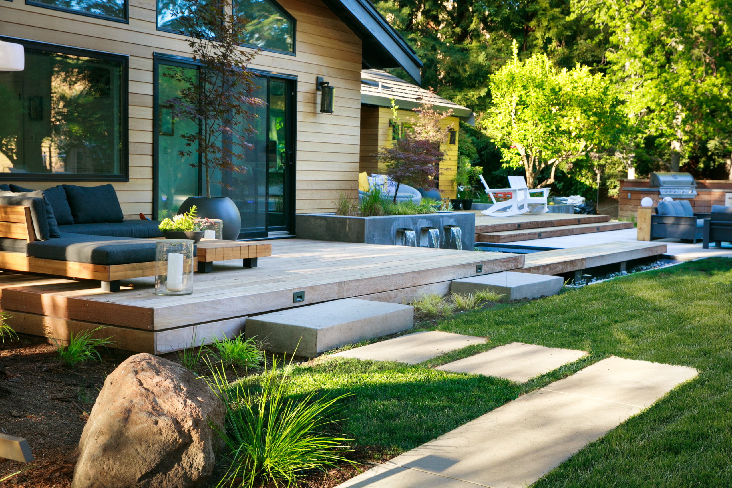 Yard of the Week: Modern Look Nods to Traditional Japanese Design, image size:2560x1706