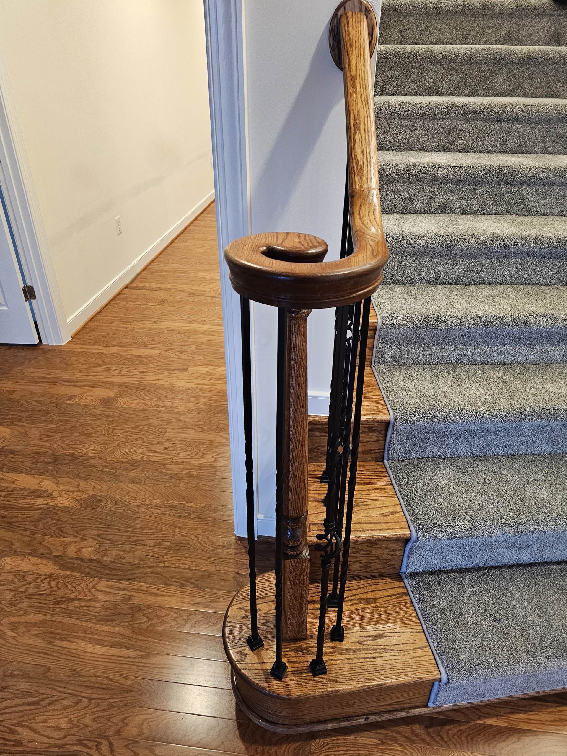128_Grand Entryway Elliptical Staircase, Nokesville, VA 20181