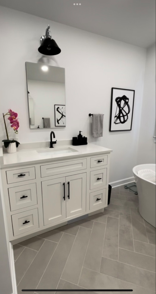 Bathroom - transitional bathroom idea in Chicago