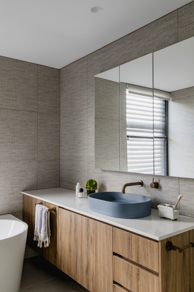 Luxurious Sanctuary - Bathroom - Melbourne - by White Pebble Interiors ...