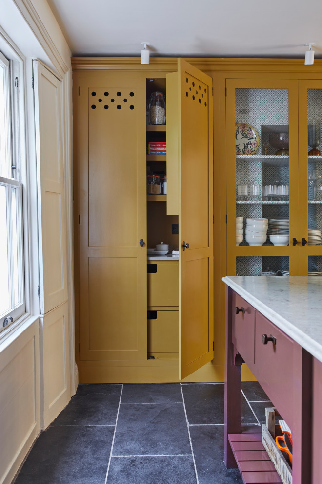 Inspiration for a timeless kitchen remodel in London