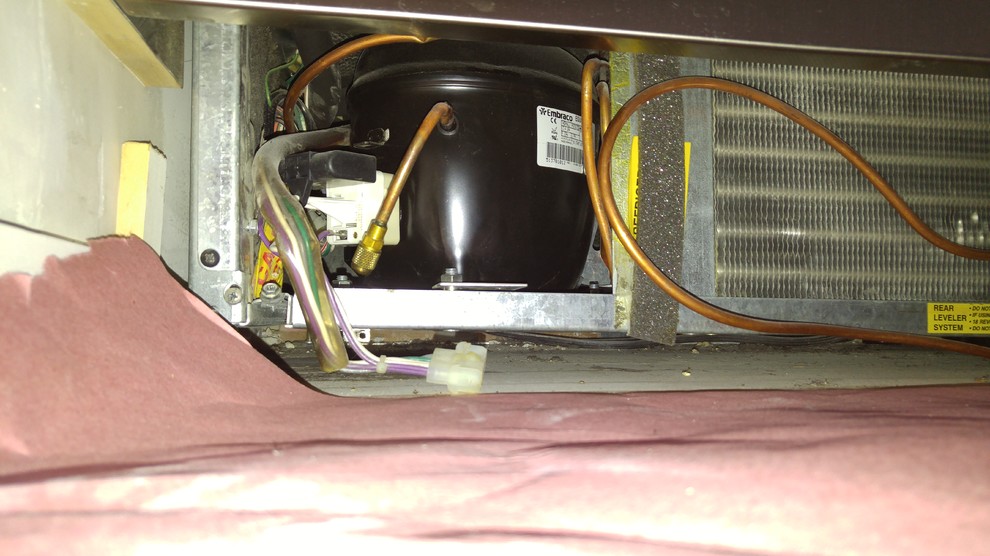 sub zero refrigerator power consumption