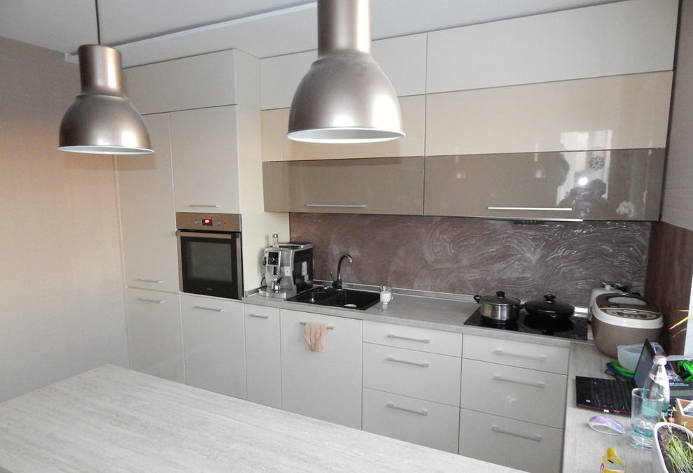 Кухни с окрашенными фасадами