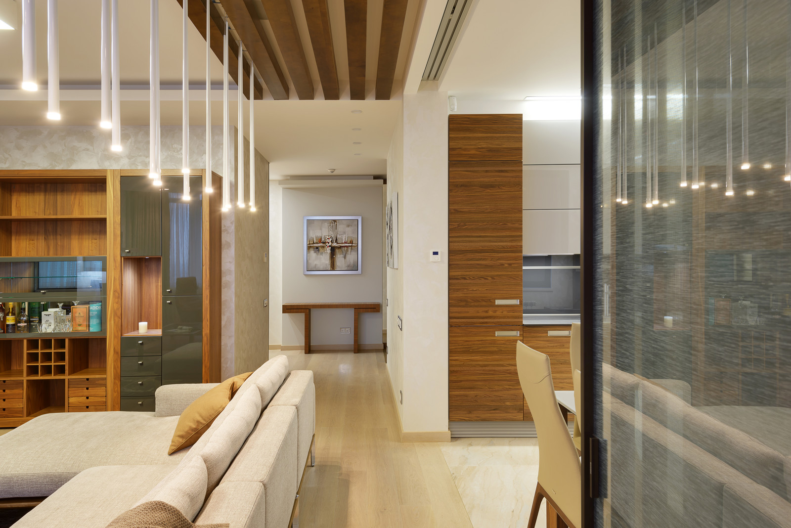 Разделение зон кухни и гостиной