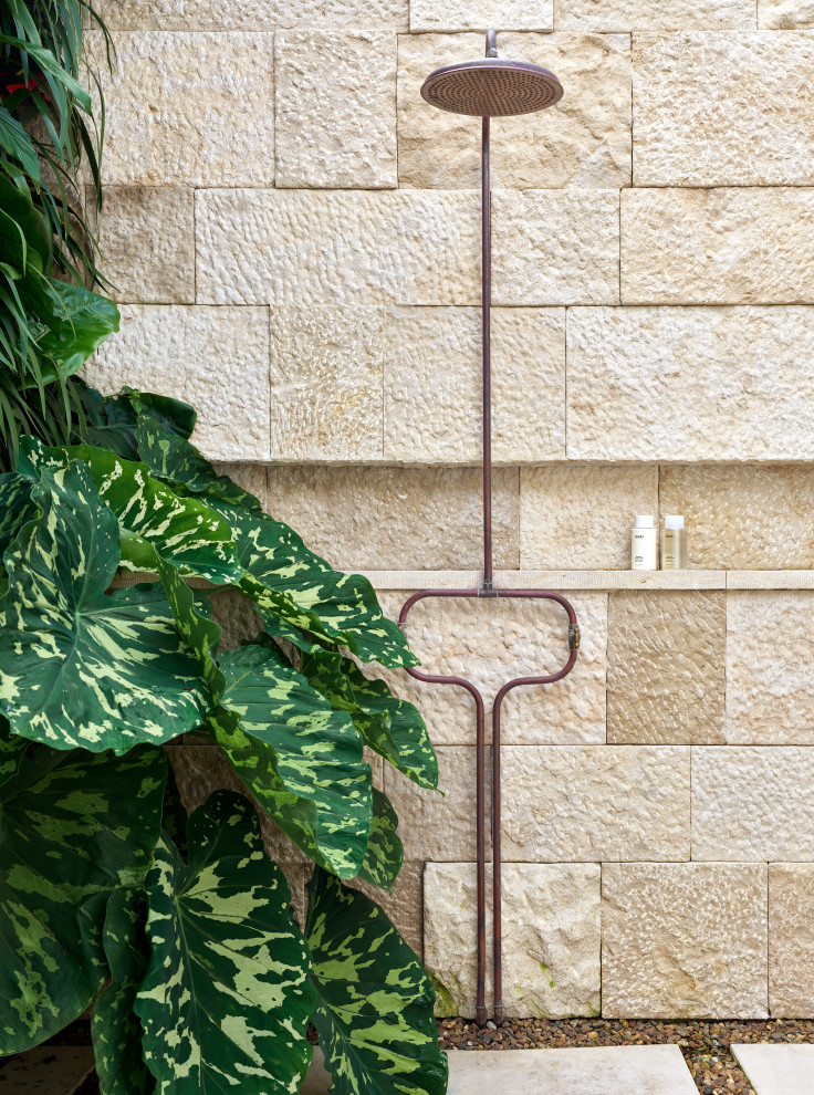 Photo of a contemporary exterior in Sunshine Coast.