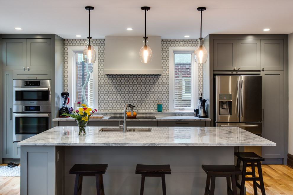 Inspiration for a transitional kitchen in Ottawa.