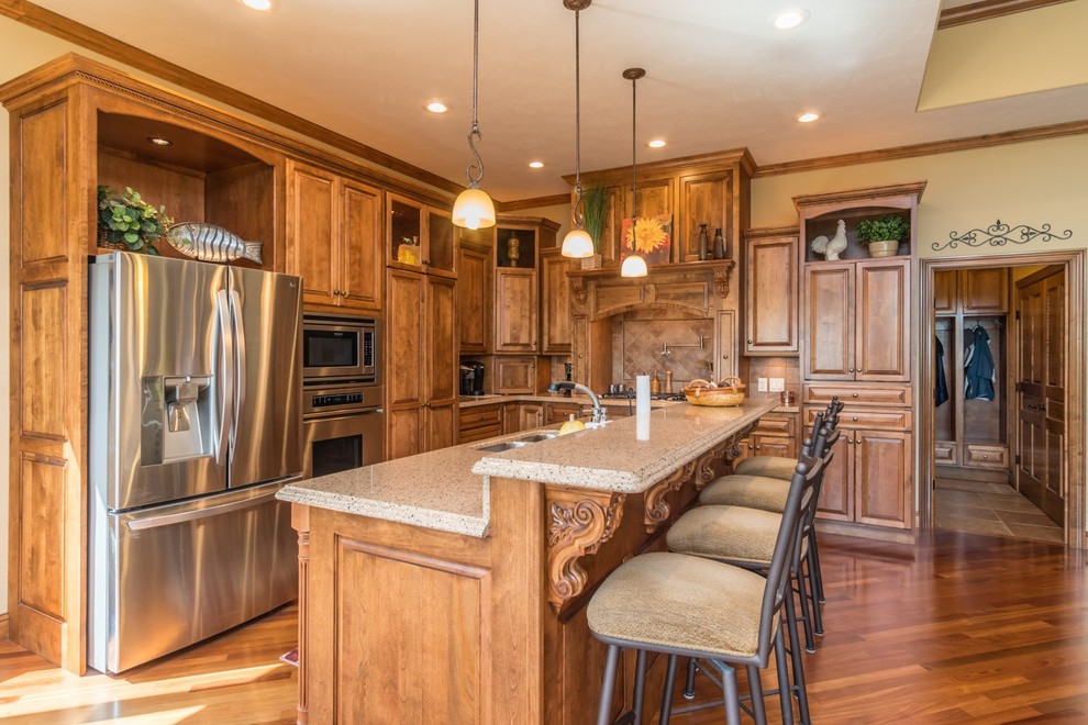Kitchen - traditional kitchen idea