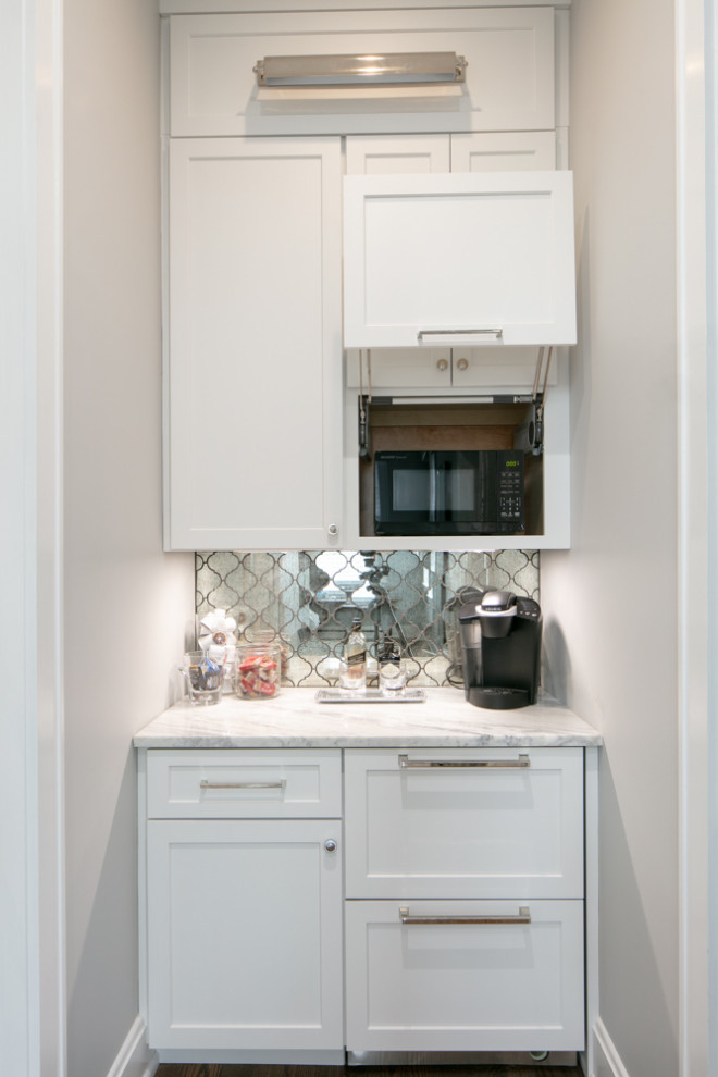 Inspiration for a transitional home bar remodel in Cincinnati