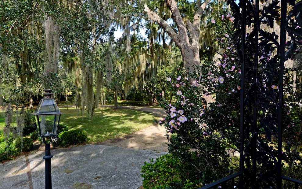 This is an example of a traditional landscaping in Atlanta.