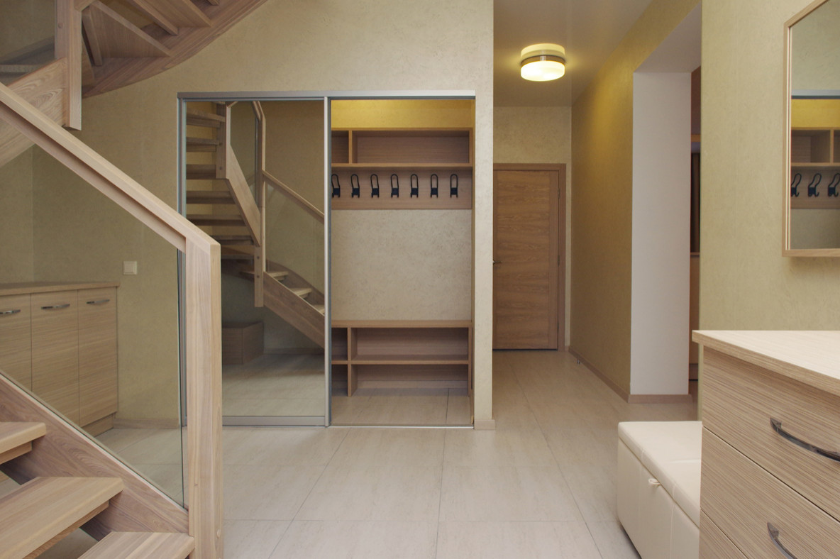 Натуральный ясень, дизайнер Юлия Бернухова