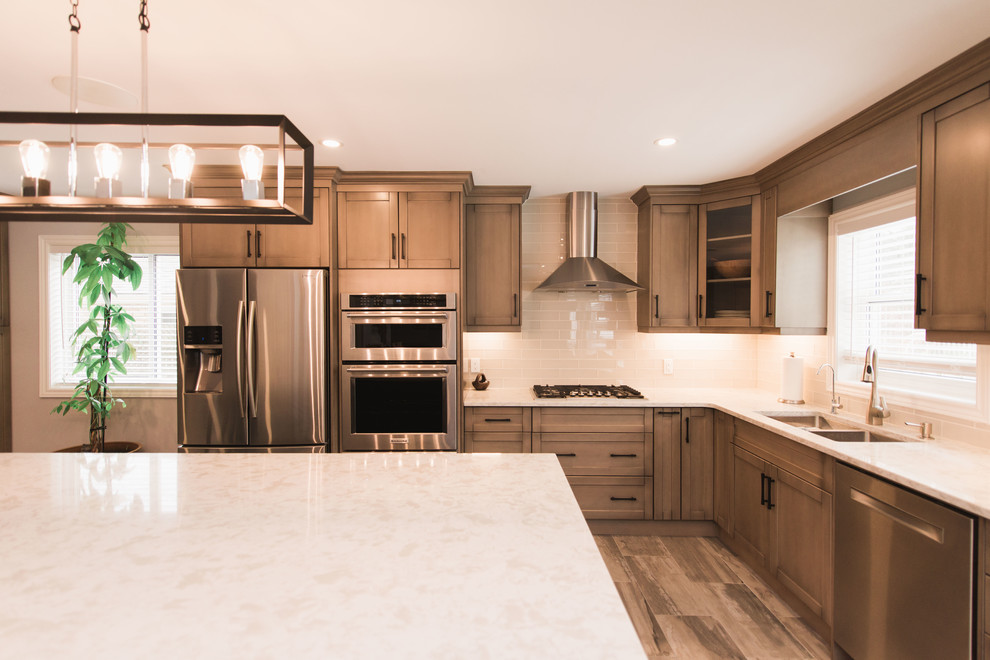 Transitional kitchen photo in Toronto