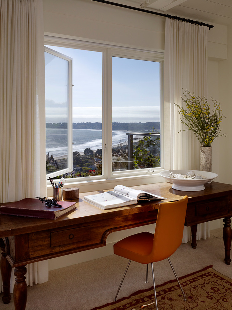 This is an example of a transitional home office in San Francisco.