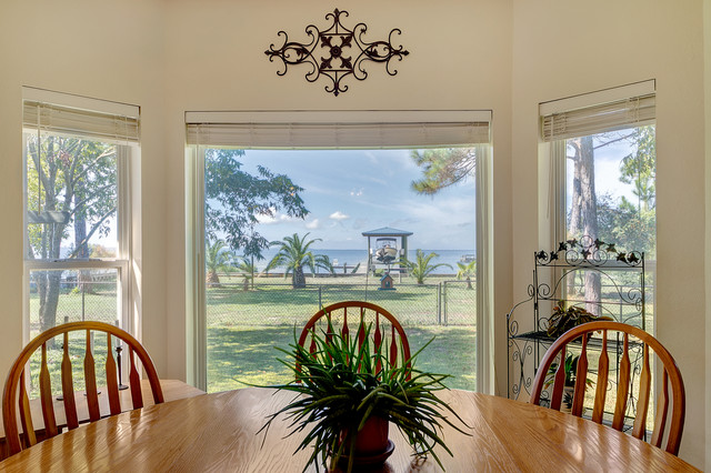 306 Olde Post Rd contemporary-dining-room