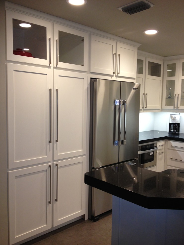 Inspiration for a transitional kitchen remodel in Austin