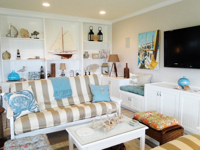 Seaside themed rooms amerikansk-craftsman-dagligstue