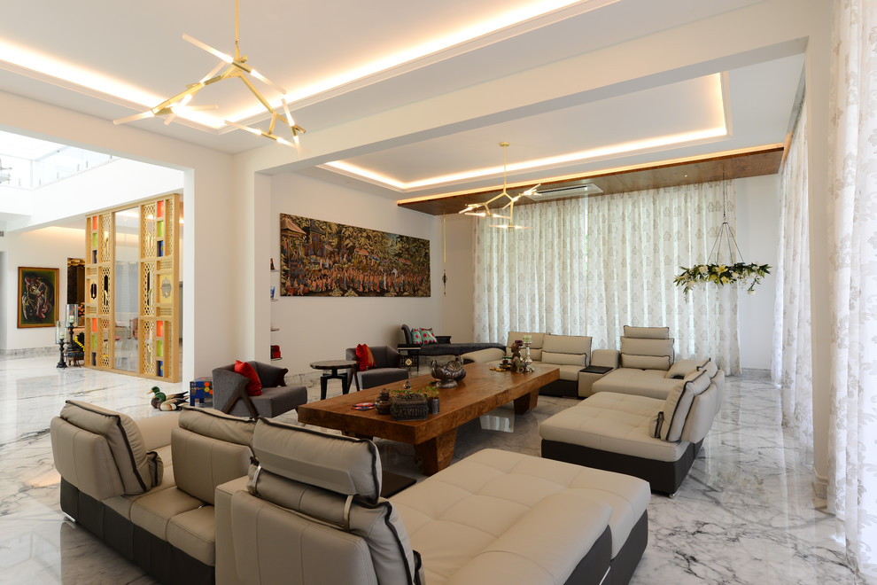 Contemporary living room in Hyderabad.