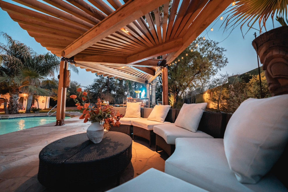 Mountain style patio photo in Phoenix
