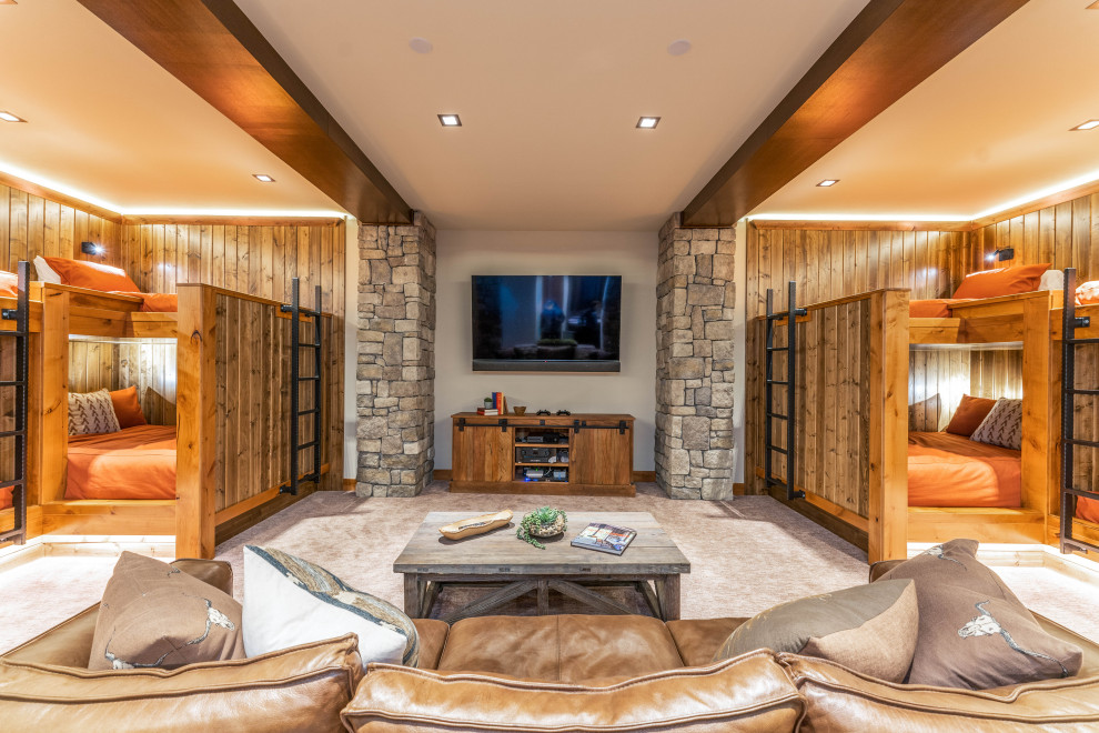 Mountain style home design photo in Seattle