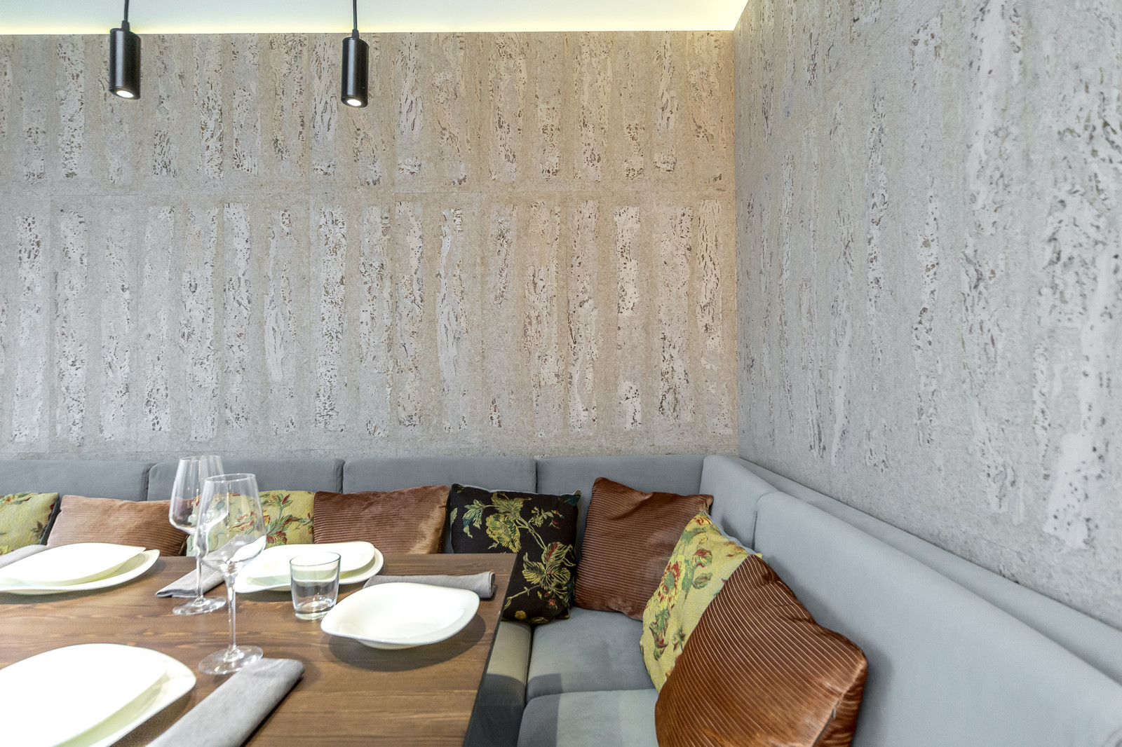 КУХНЯ с ПРОБКОВОЙ СТОЛОВОЙ. Дачный ответ