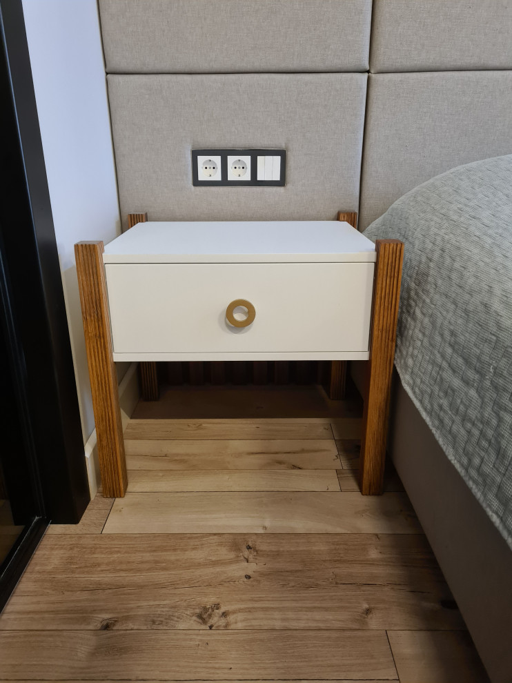 Прикроватные тумбы