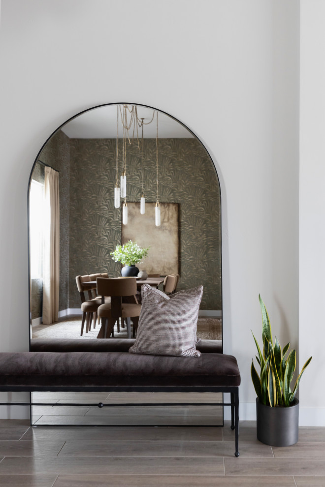 Transitional entryway photo in Phoenix