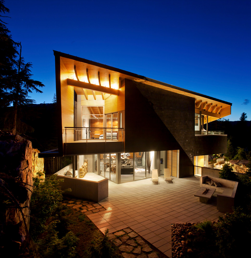 Inspiration for a large contemporary exterior in Vancouver.