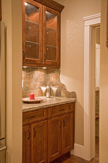 Traditional Butlers Pantry Traditional Kitchen Vancouver