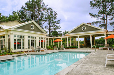 Example of a transitional pool design in Atlanta