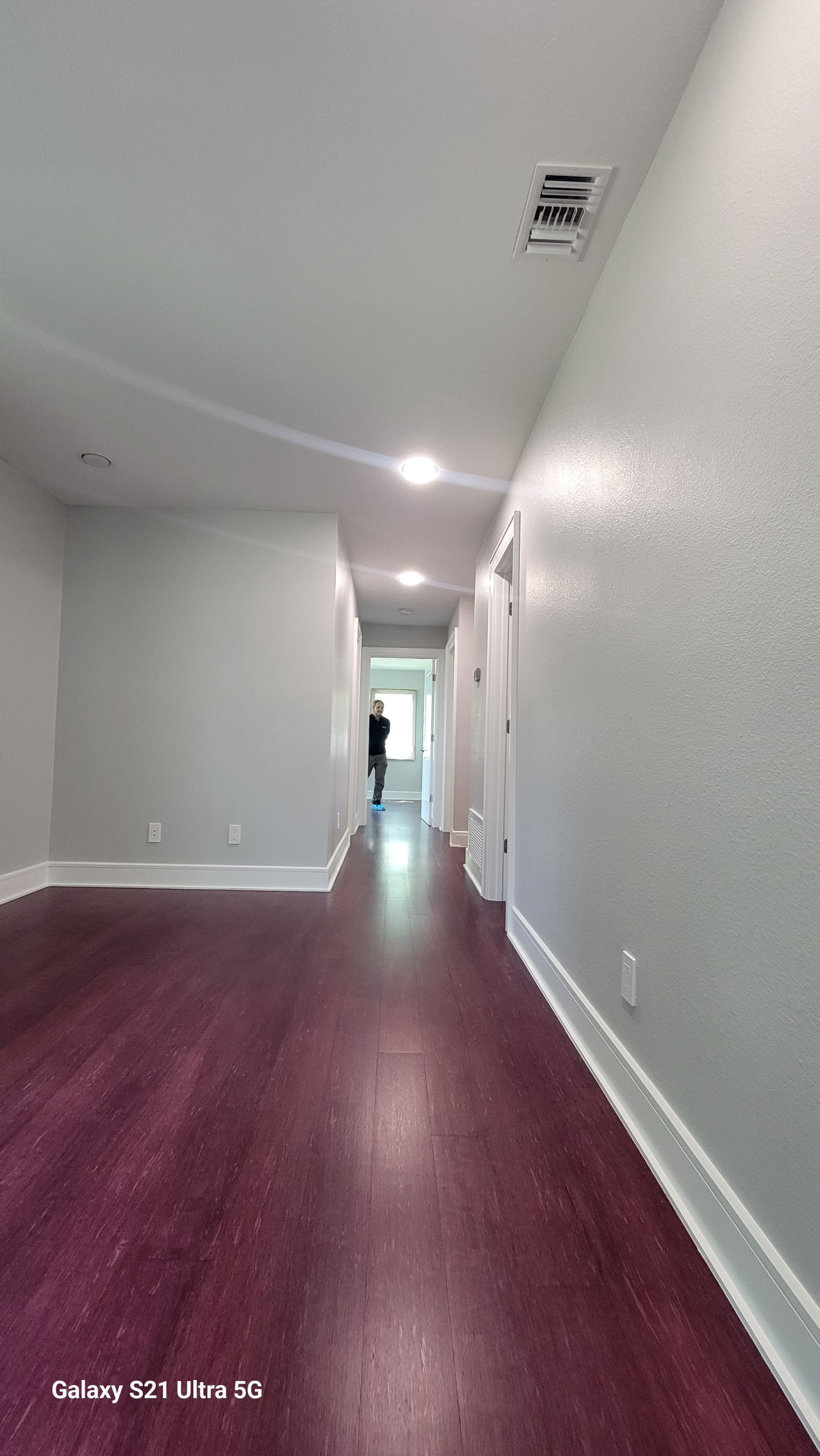 FULL  MODERN REMODELATION HOME / NEW FLOORING, CUSTOM HANDRAIL