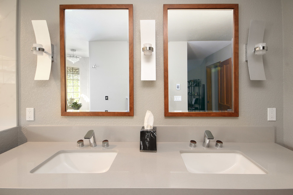 Inspiration for a transitional bathroom remodel in San Francisco