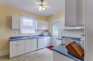 Kitchen Paint Colors With Blue Countertops Loris Decoration We Also Donu0027t Like The Kitchen Paint Colour But Are Having A Hard Time Matching