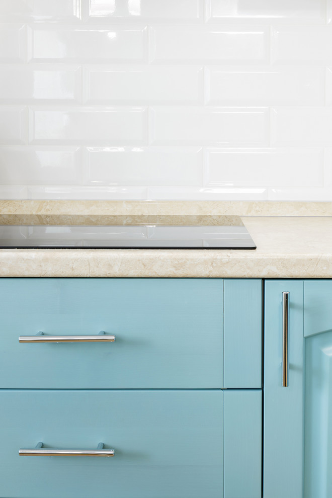 Бирюзовая квартира по улице Интернациональная