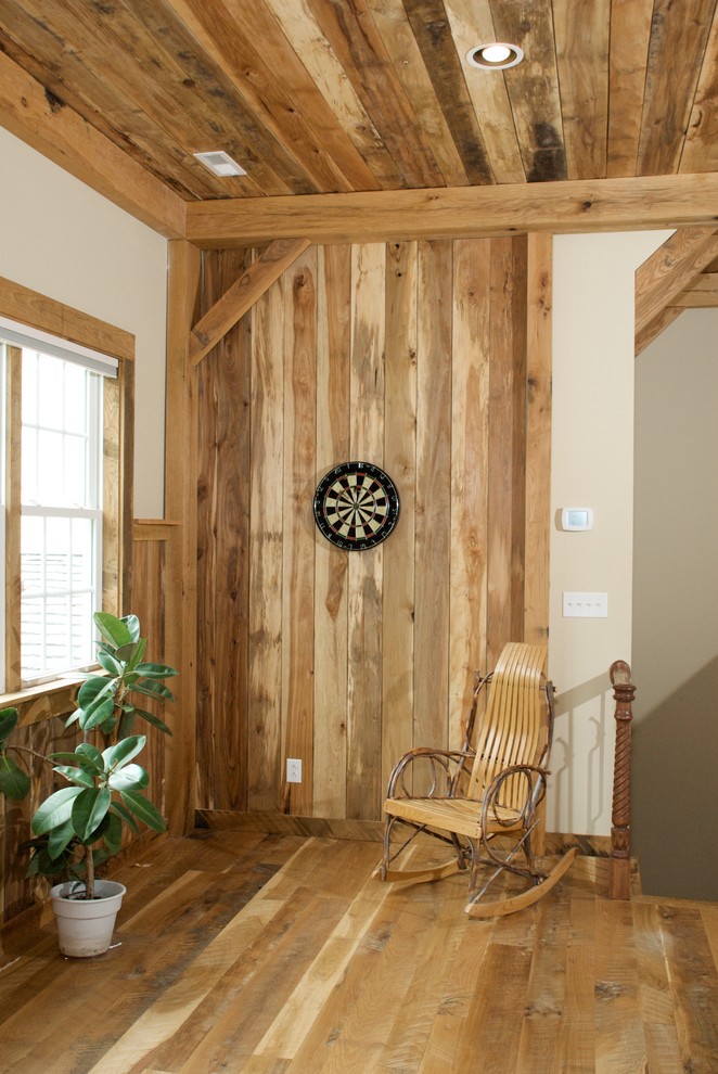 Williamsburg Timber Bonus Room