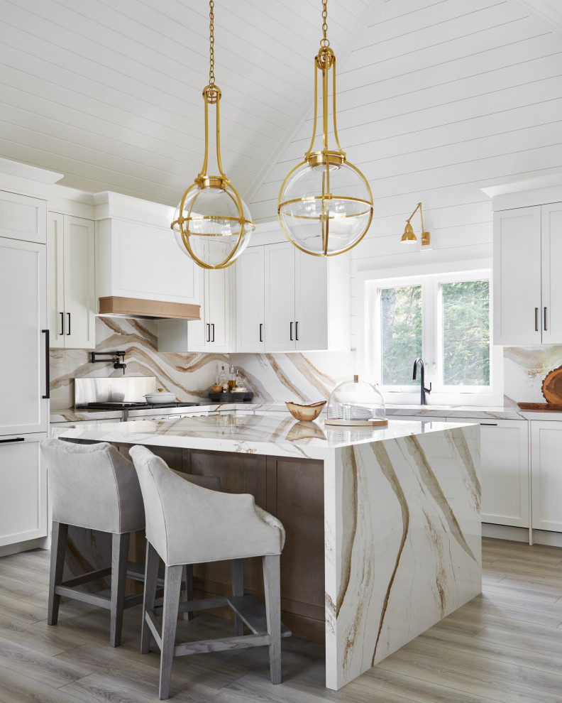 Transitional kitchen photo in Toronto