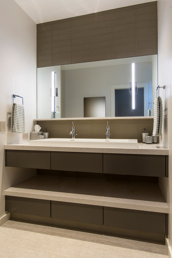 Example of a transitional bathroom design in Jackson