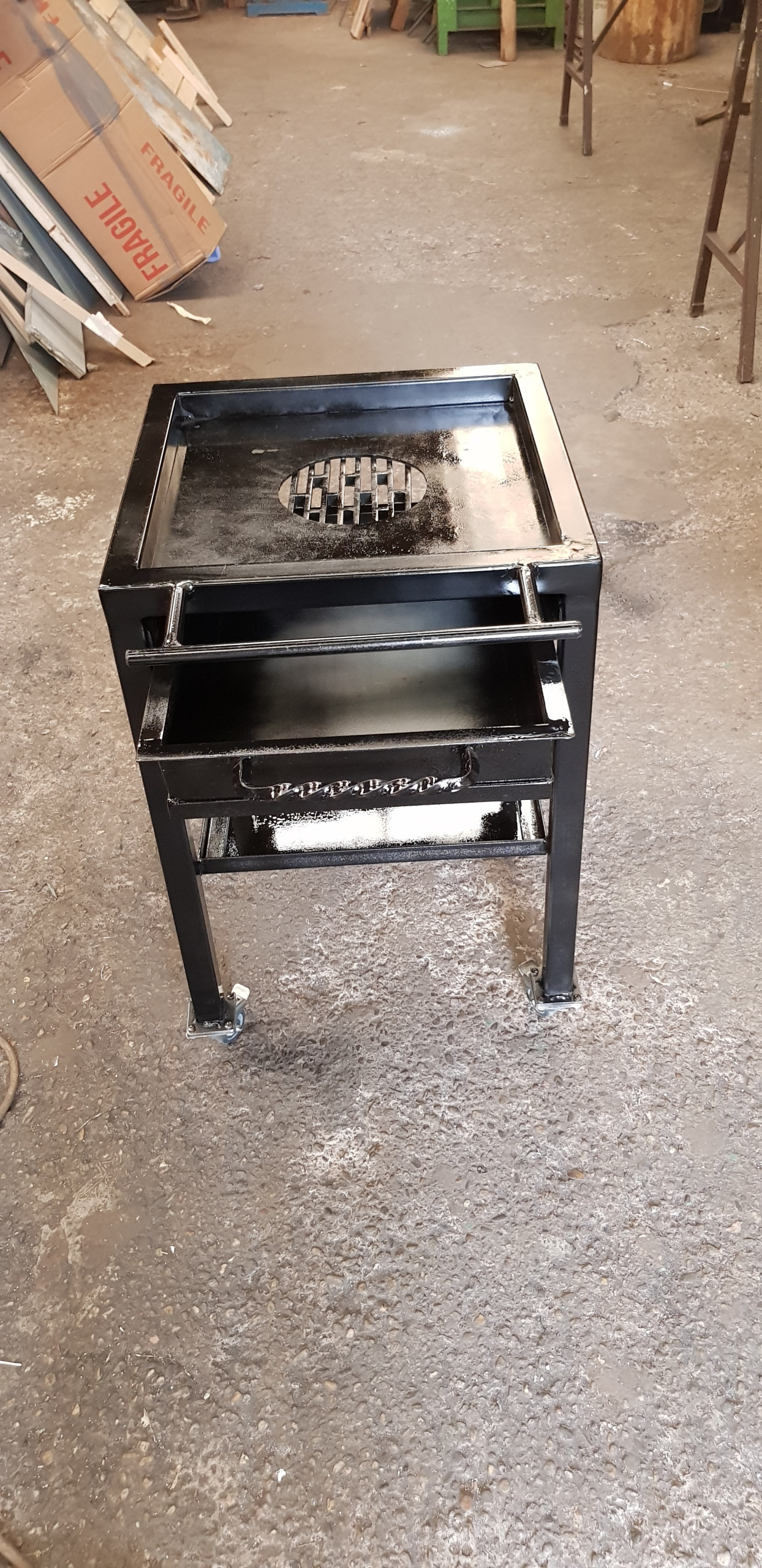 Fabrication d'un barbecue sur mesure