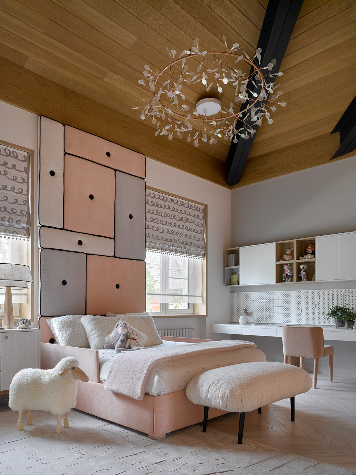 Дом в подмосковье  600 м2