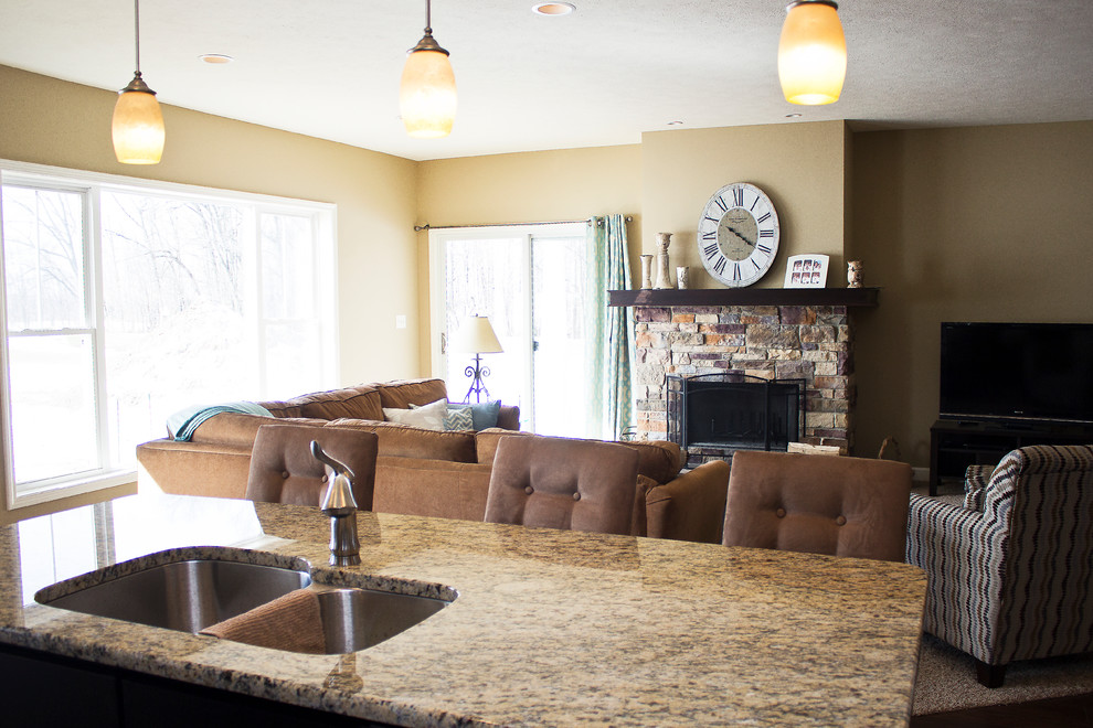 Inspiration for a transitional kitchen remodel in Chicago