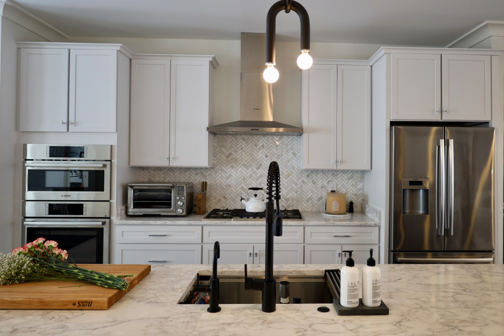 Armstrong Residence - Dining Room & Kitchen