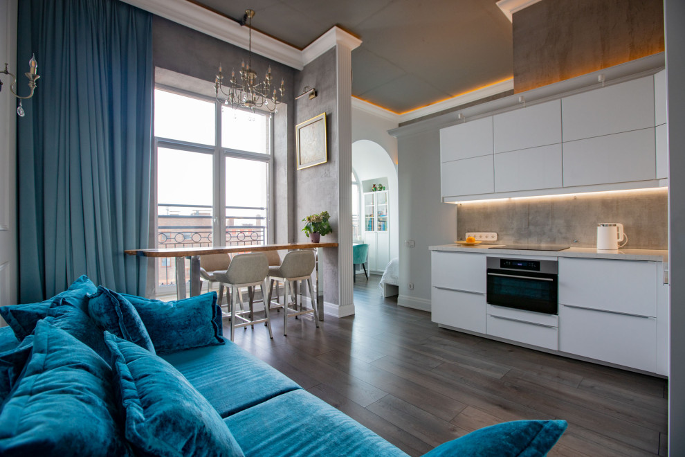 Студия с высокими потолками